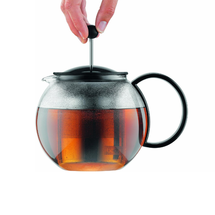 De'Longhi Bodum Assam Tea Press - Glass Tea Maker Bodum Assam Tea Press by De'Longhi glass tea maker with stainless steel plunger and lid for brewing loose leaf tea